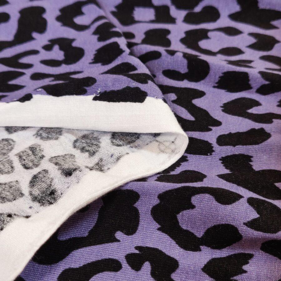 tissu jersey viscose léopard violet imprimé avril fabrics vendu au mètre
