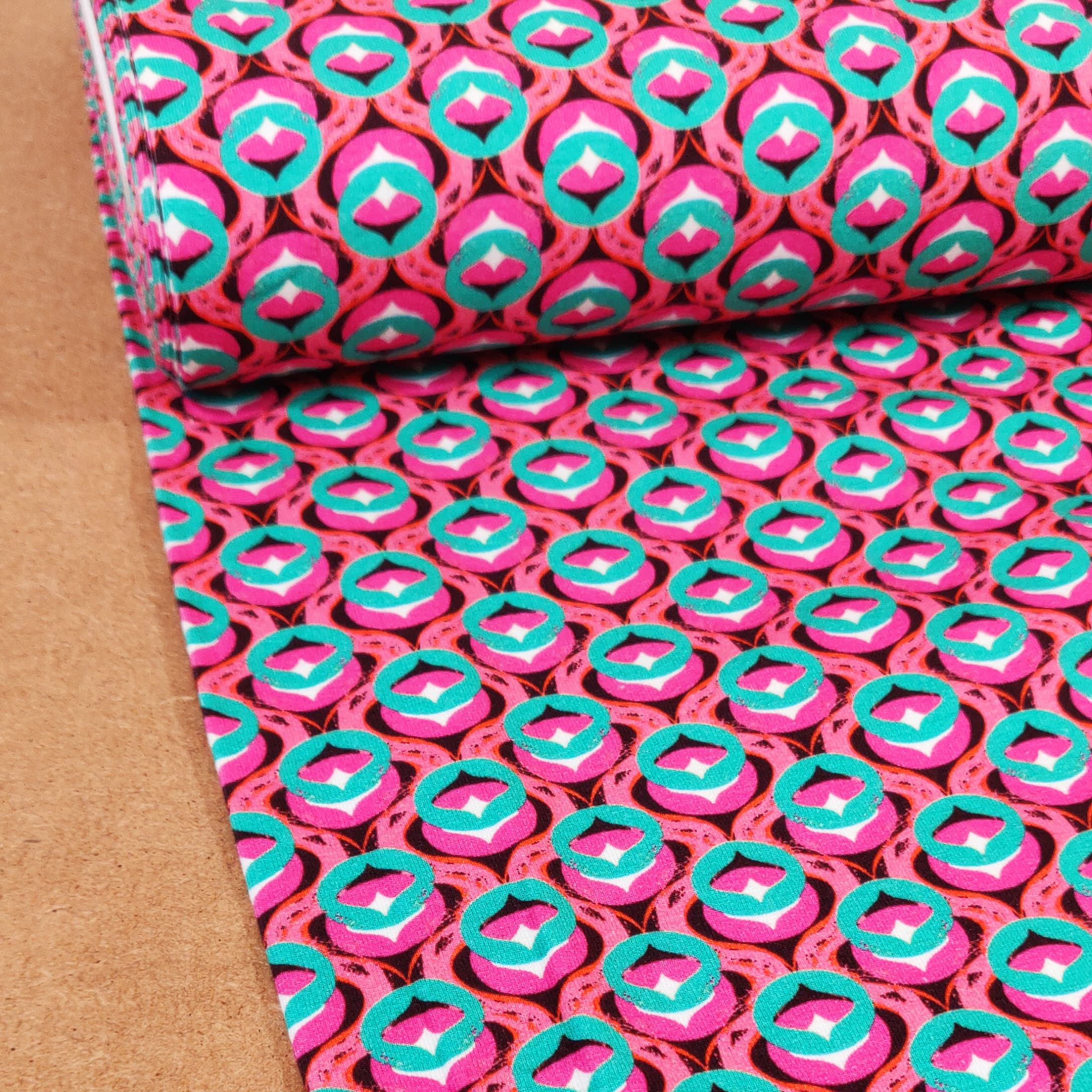 tissu jersey coton rétro géométrique rose candy avril fabrics vendu au mètre