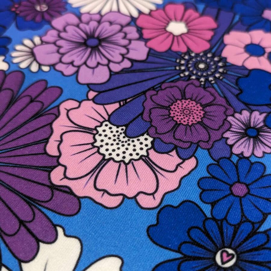 tissu fond bleu violet fleur