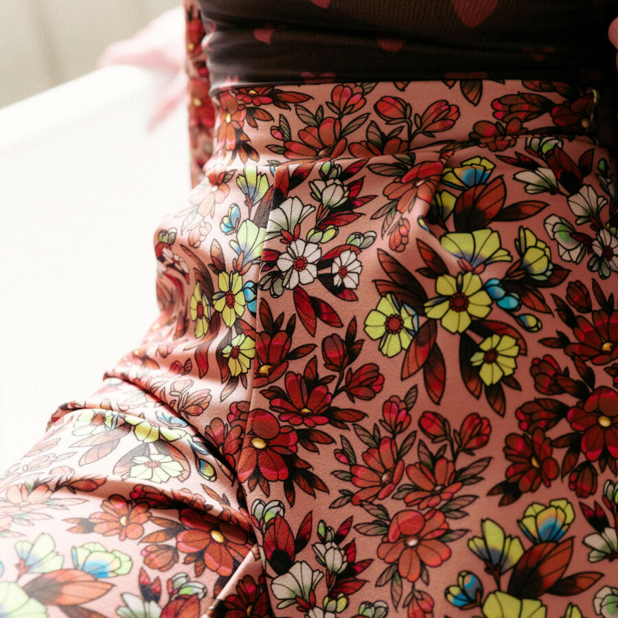 tissu fleur marron