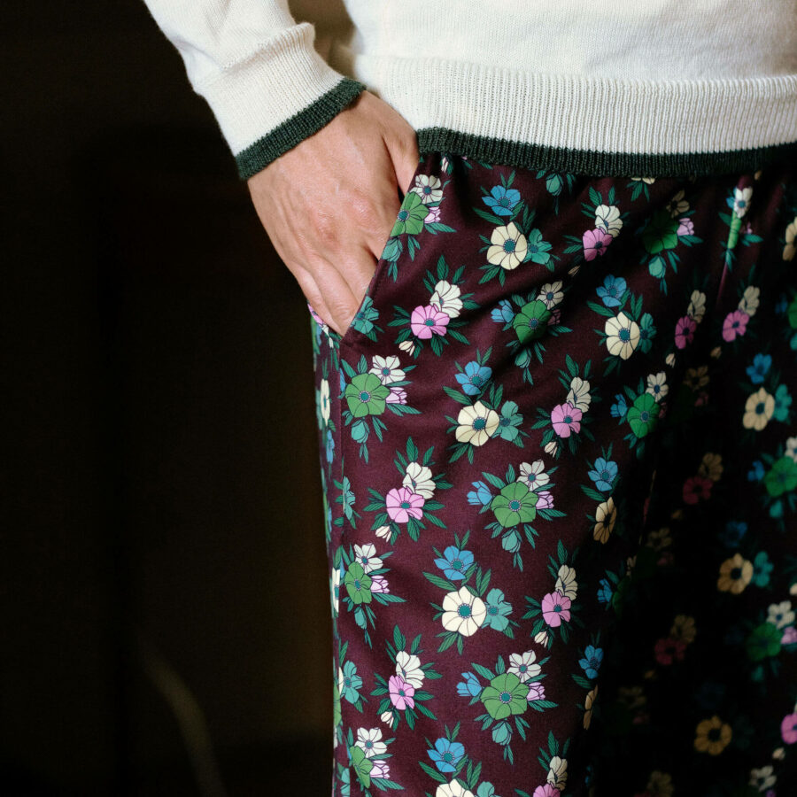 pantalon homme fleurs bordeaux