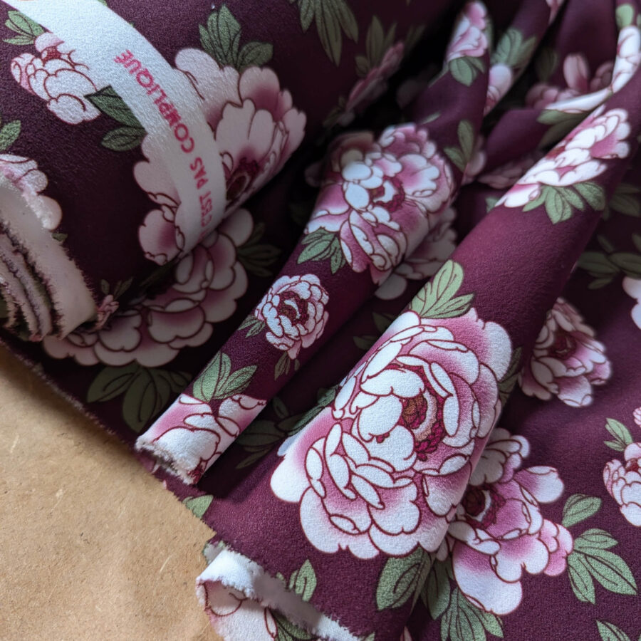 tissu pivoine bordeaux