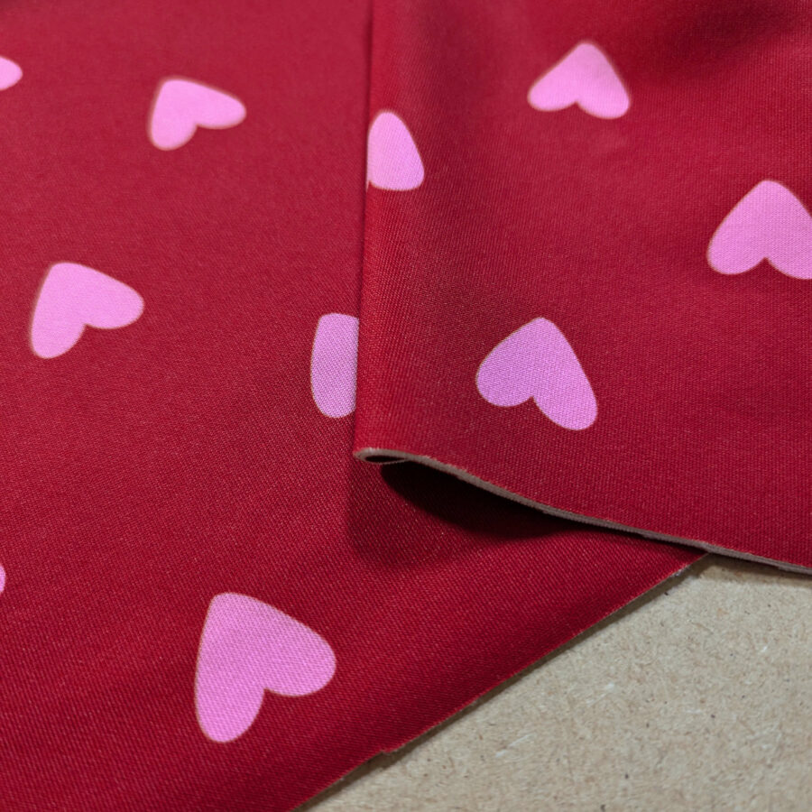 tissu coeur rouge