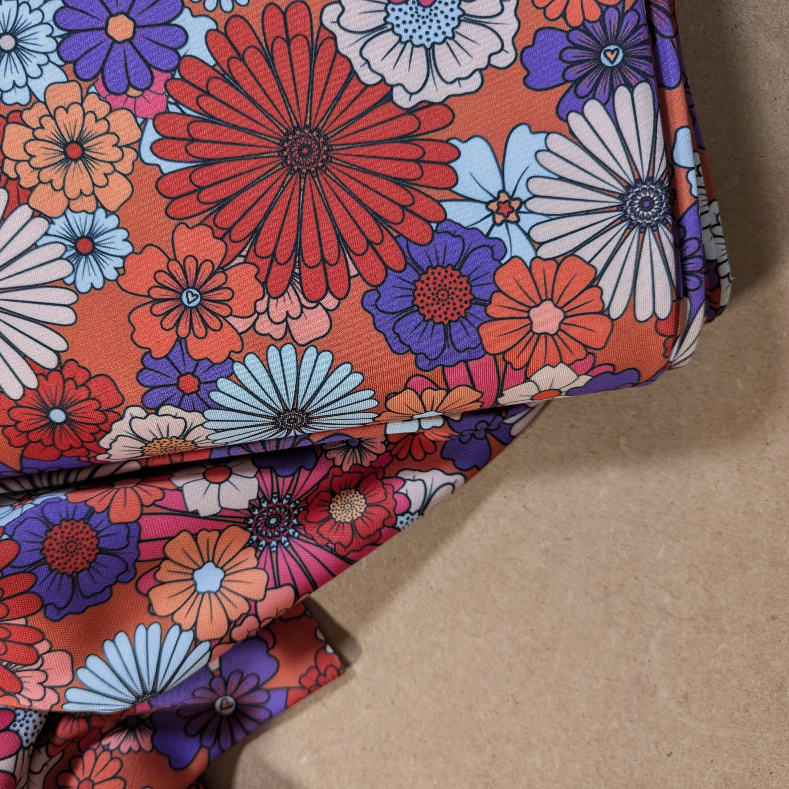 tissu fleuri orange fleurs rétro