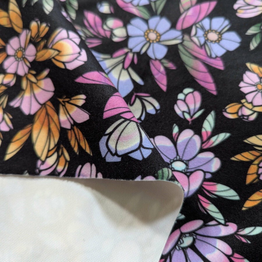 tissu velours noir fleurs