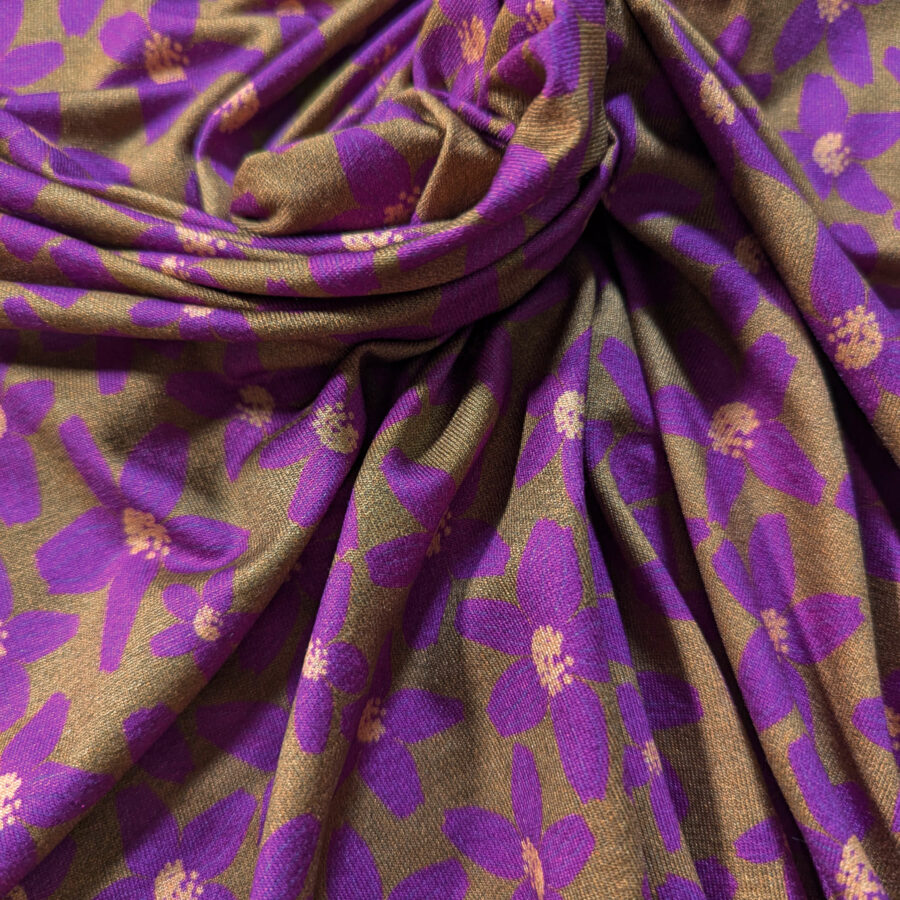 tissu fleur violette fond camel