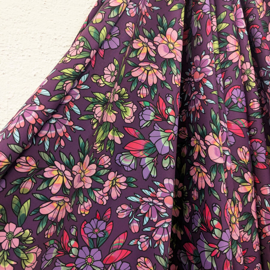 Tissu lycra fleurs aubergine